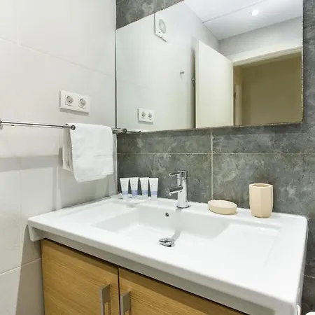 Centric 2bedroom In Ramblas 3 1a Apartment *